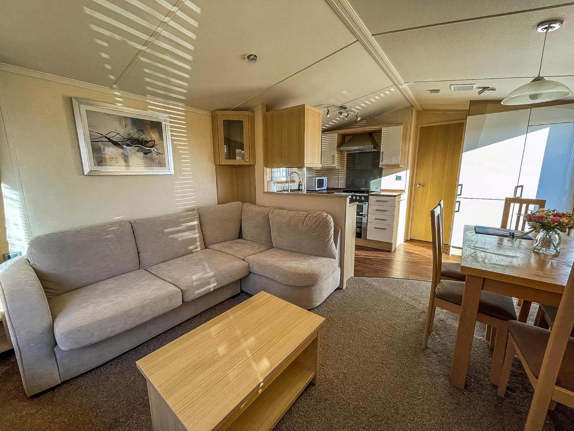 Lovely Caravan With Spacious Decking At North Denes In Suffolk, Ref 40134Nd Lowestoft Luaran gambar